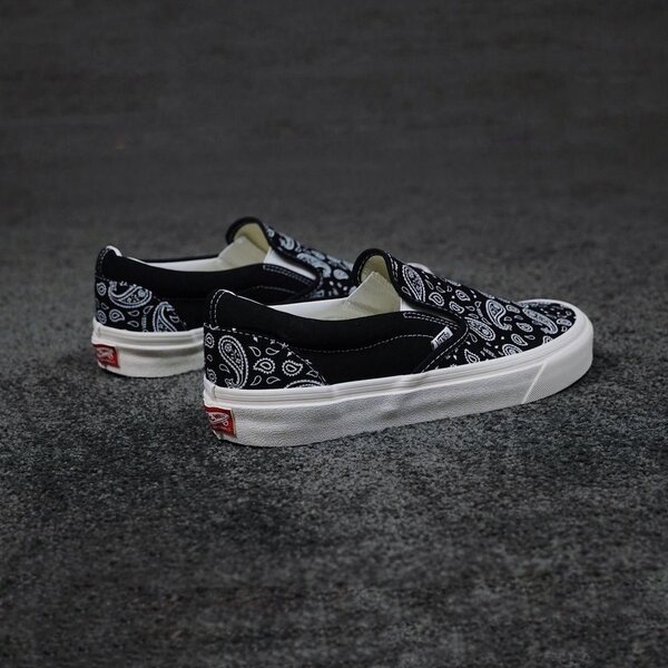 Baskets Slip-On Noires Design