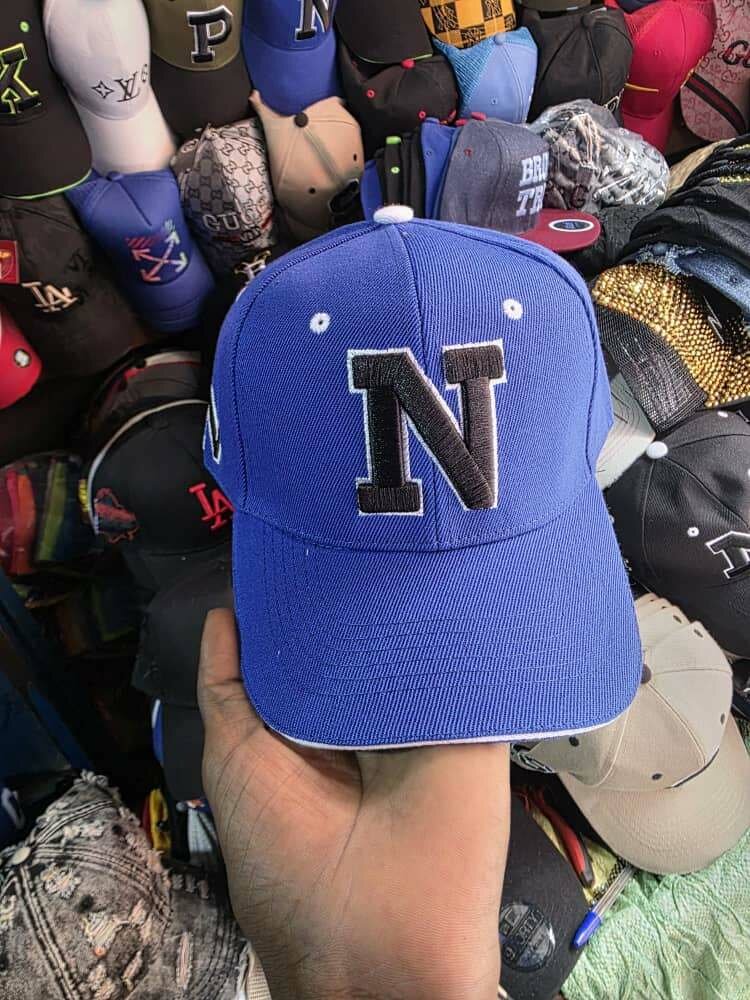Casquette bleue "N"