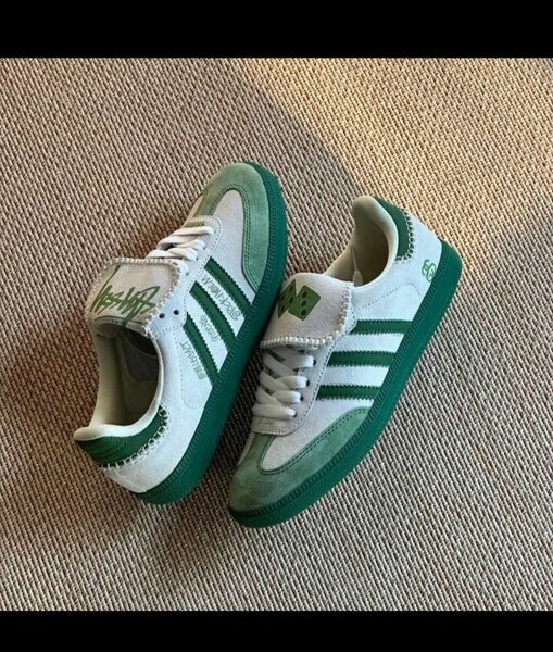 Baskets vertes en daim