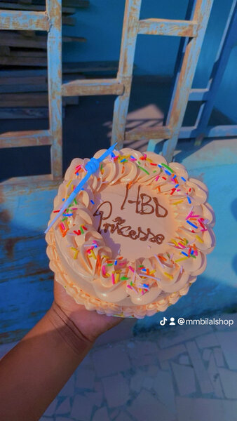 Gâteau personnalisable d'anniversaire