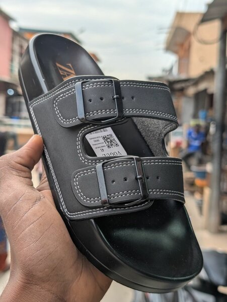 Sandales à boucles unisexes