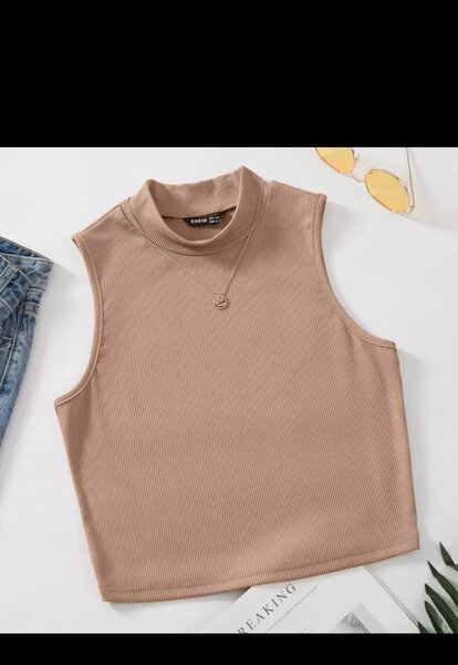 T-shirts colorés et basiques