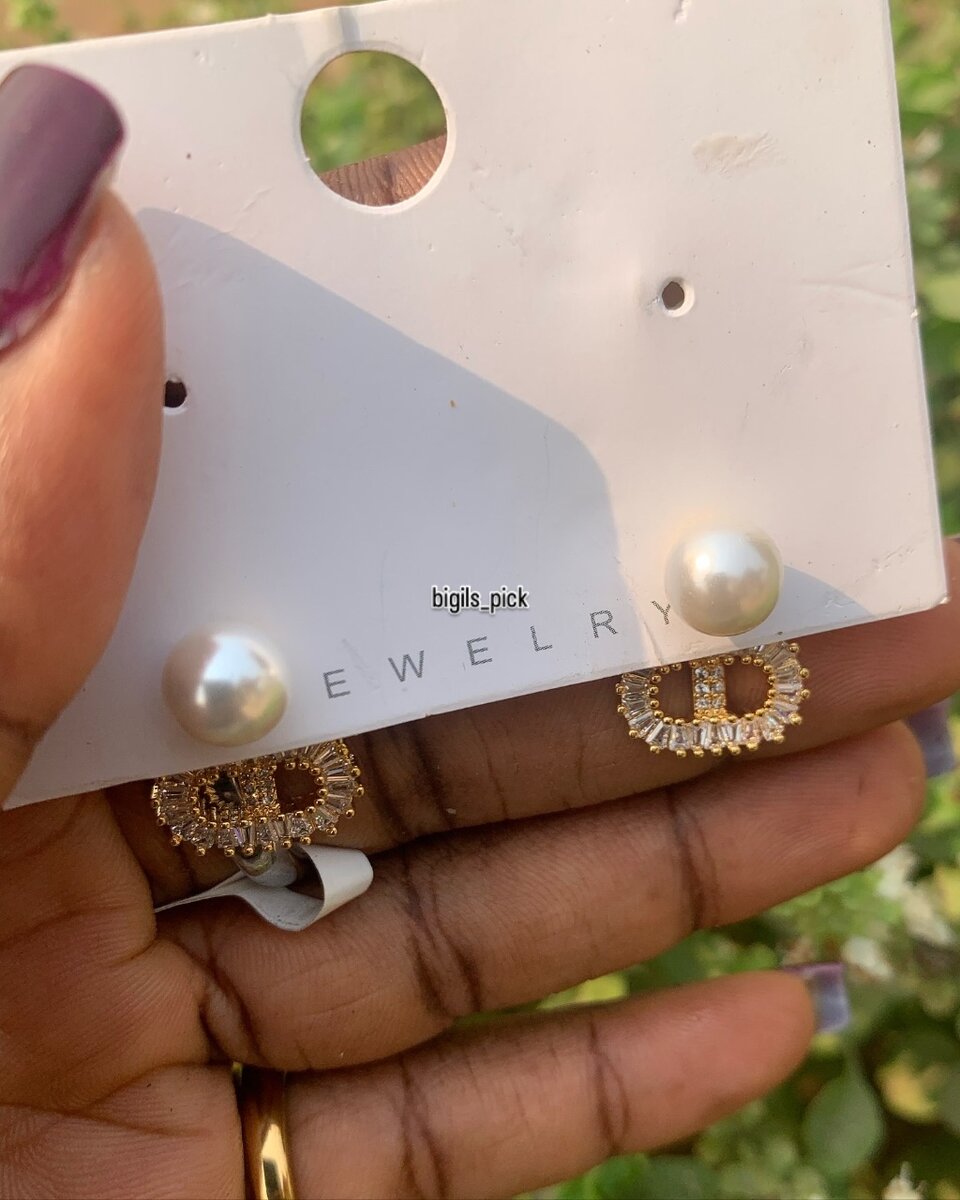 Front-and-back Pearl earring