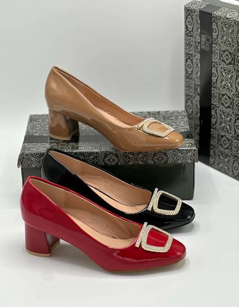 Ladies shoes
