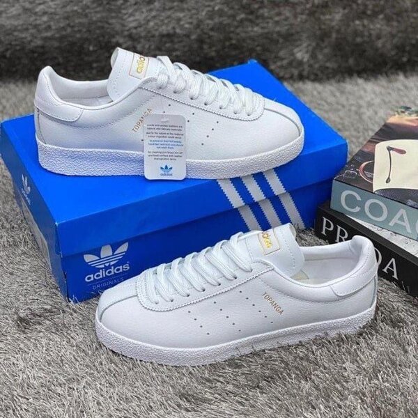 Adidas topanga