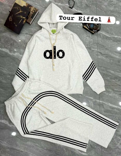 Ensemble de sport moderne