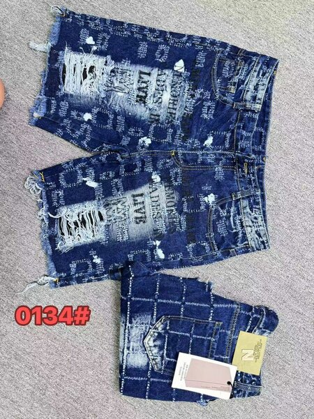 Shorts en jean déchiré tendance