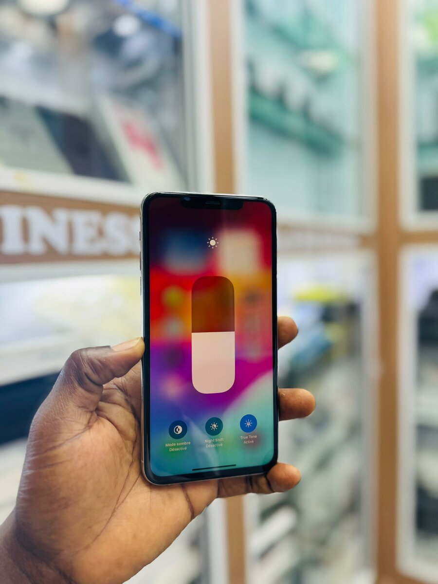 11 pro max 64Go très propre  M