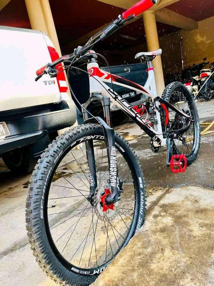 VTT de Descente Haut de Gamme