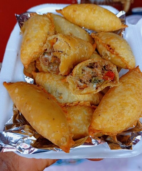 Pastels poulet ou viande haché