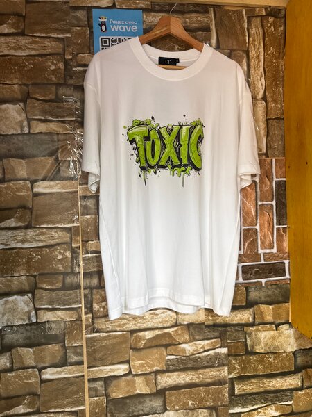 T-shirt graphique tendance