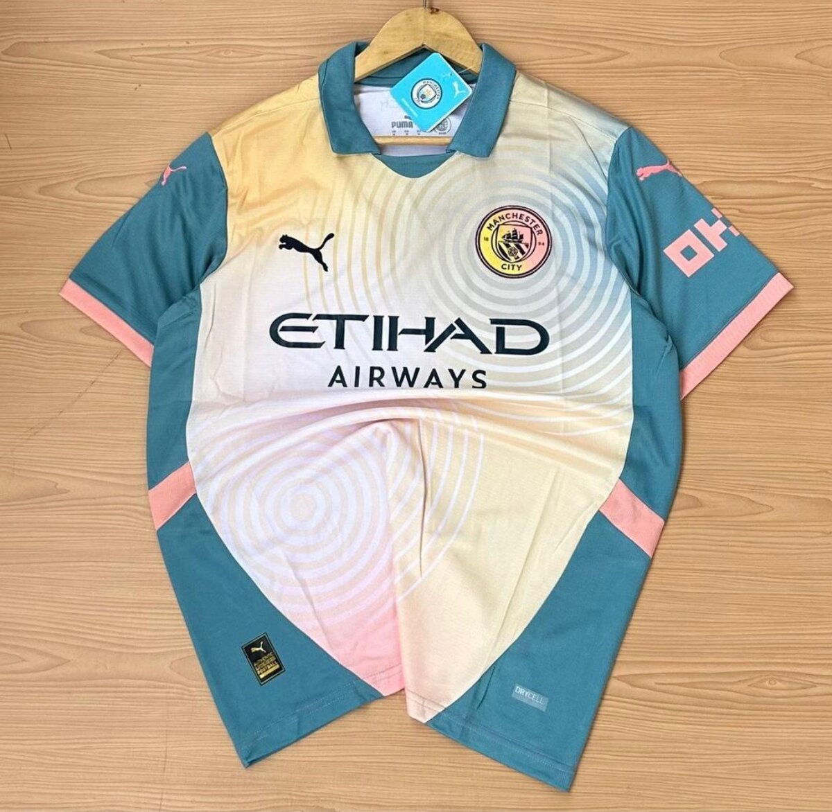 MANCHESTER CITY FOURTH KIT