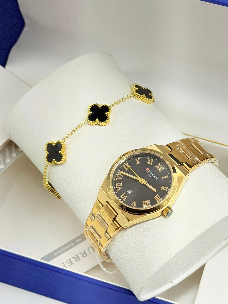 Montre dorée élégante