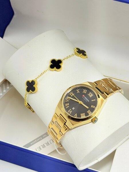 Montre dorée élégante