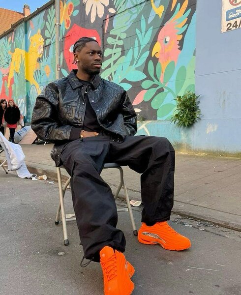 Chaussures orange tendance homme