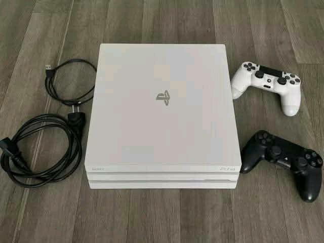 Console de jeu Sony PlayStation 4 Pro