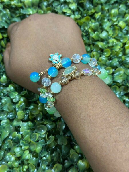 Women beaded charm bracelets