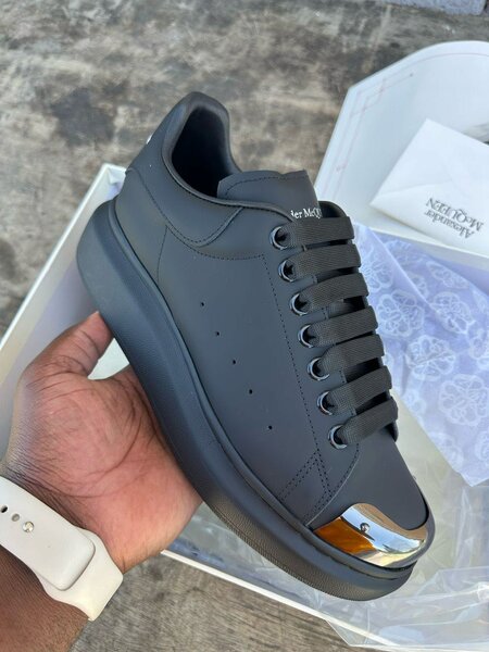 Alxendar McQueen