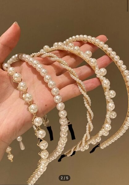 Hair pins and head band