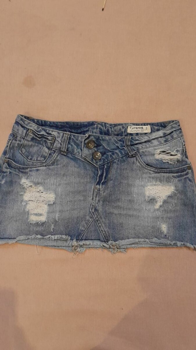 Top bandeau rouge chic et jupe