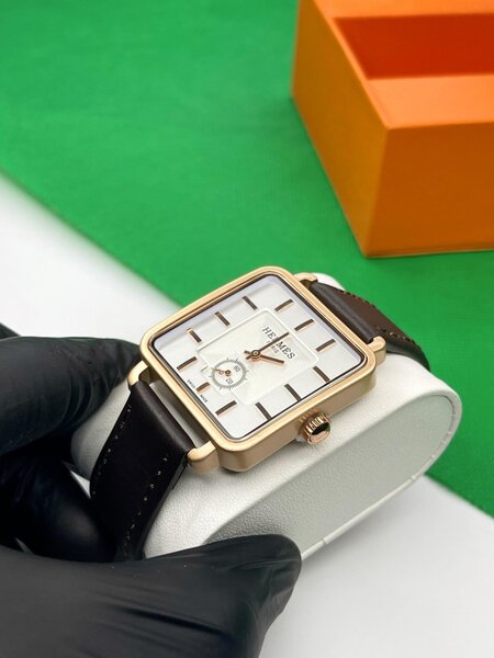 Montre Carree Élégante Luxe