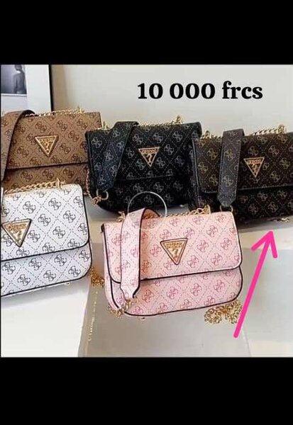 Sac à main élégant rose