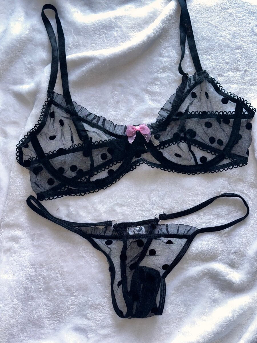 Lingerie noir et rose