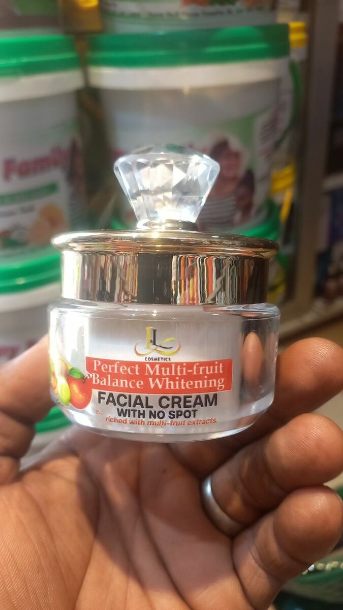 Ly face cream