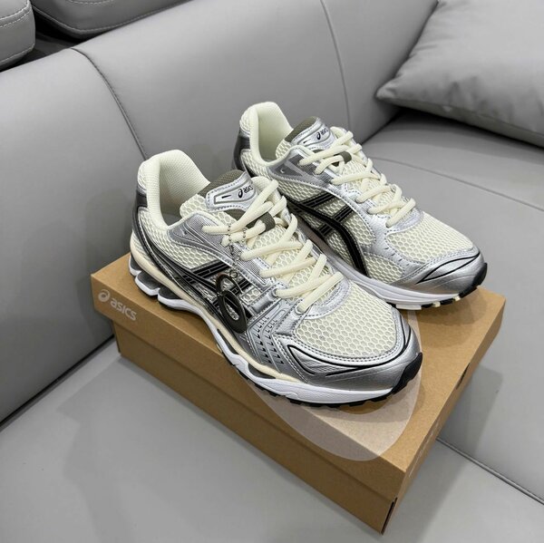 Chaussures de running ASICS tendance