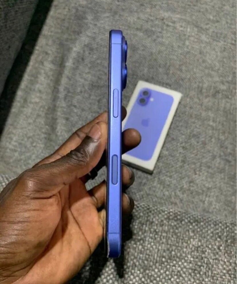 iPhone 16 simple