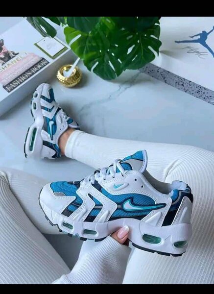 Chaussures de sport modernes