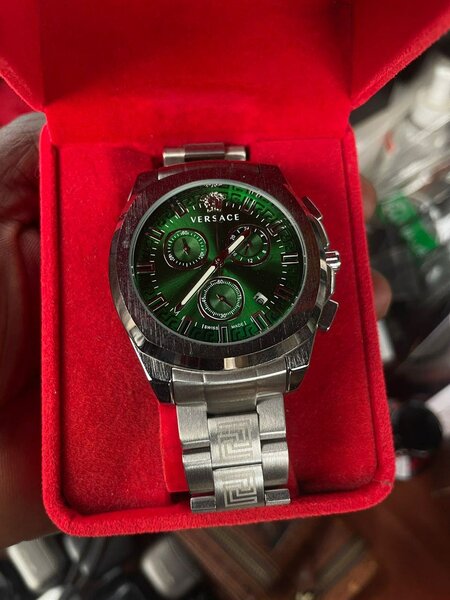 Montre élégante Versace pour homme