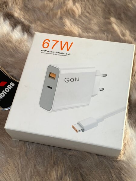 67W GaN Power Adapter