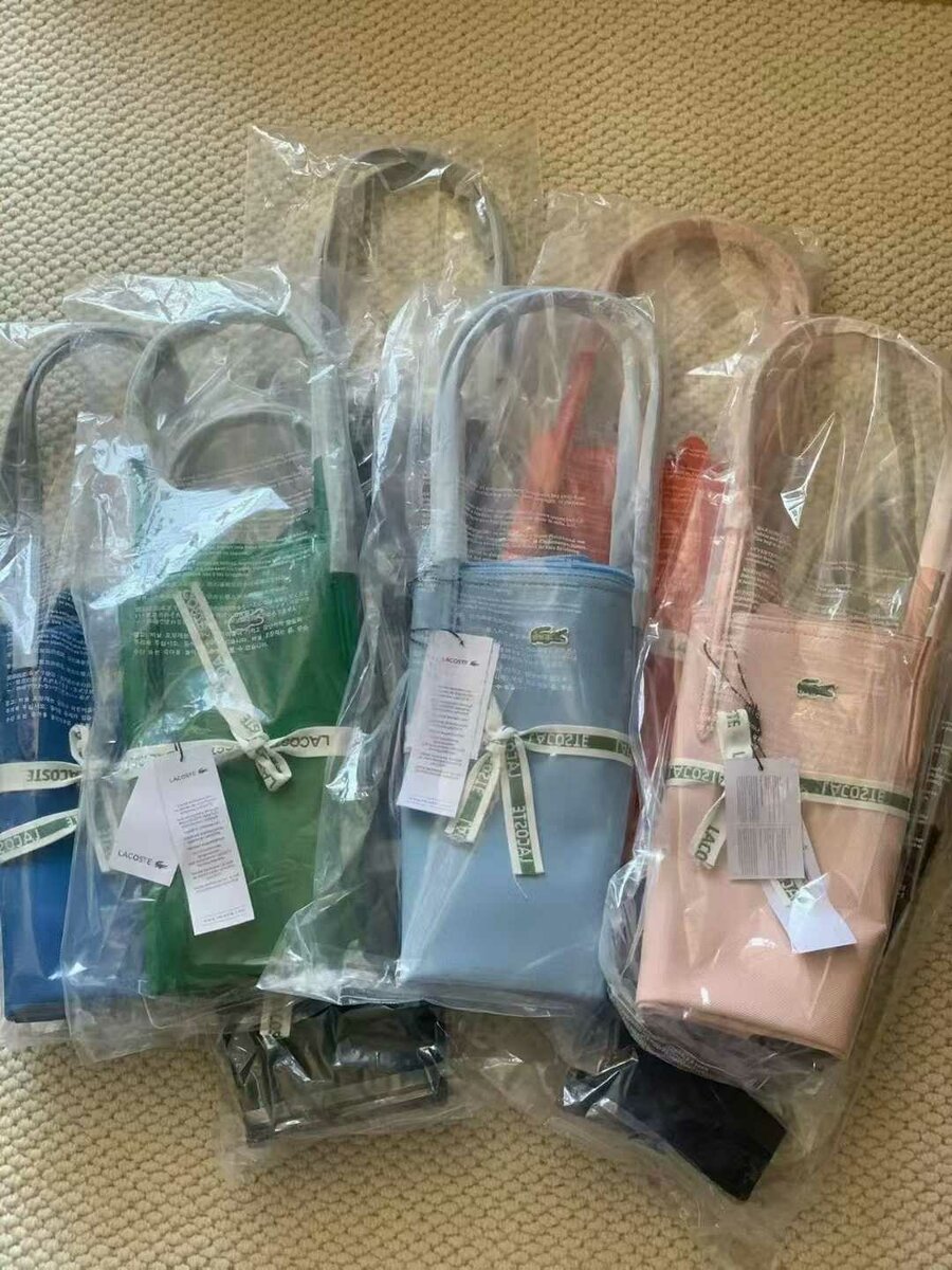 Sacs à main élégants Lacoste