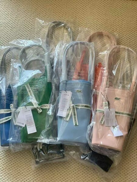 Sacs à main élégants Lacoste