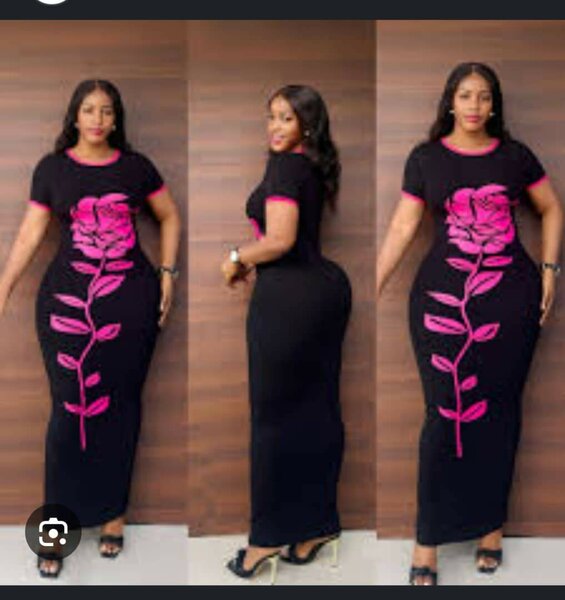 Robe longue noire à motif floral