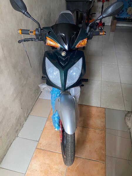 Scooter électrique urbain noir