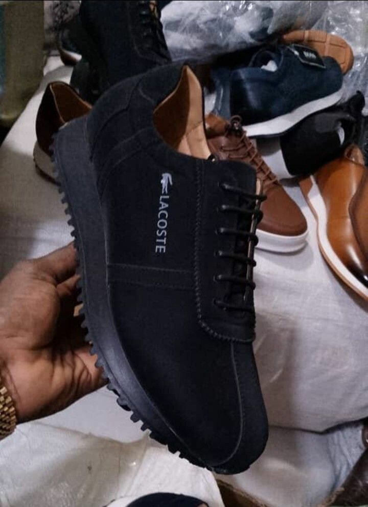 Chaussures Lacoste élégantes