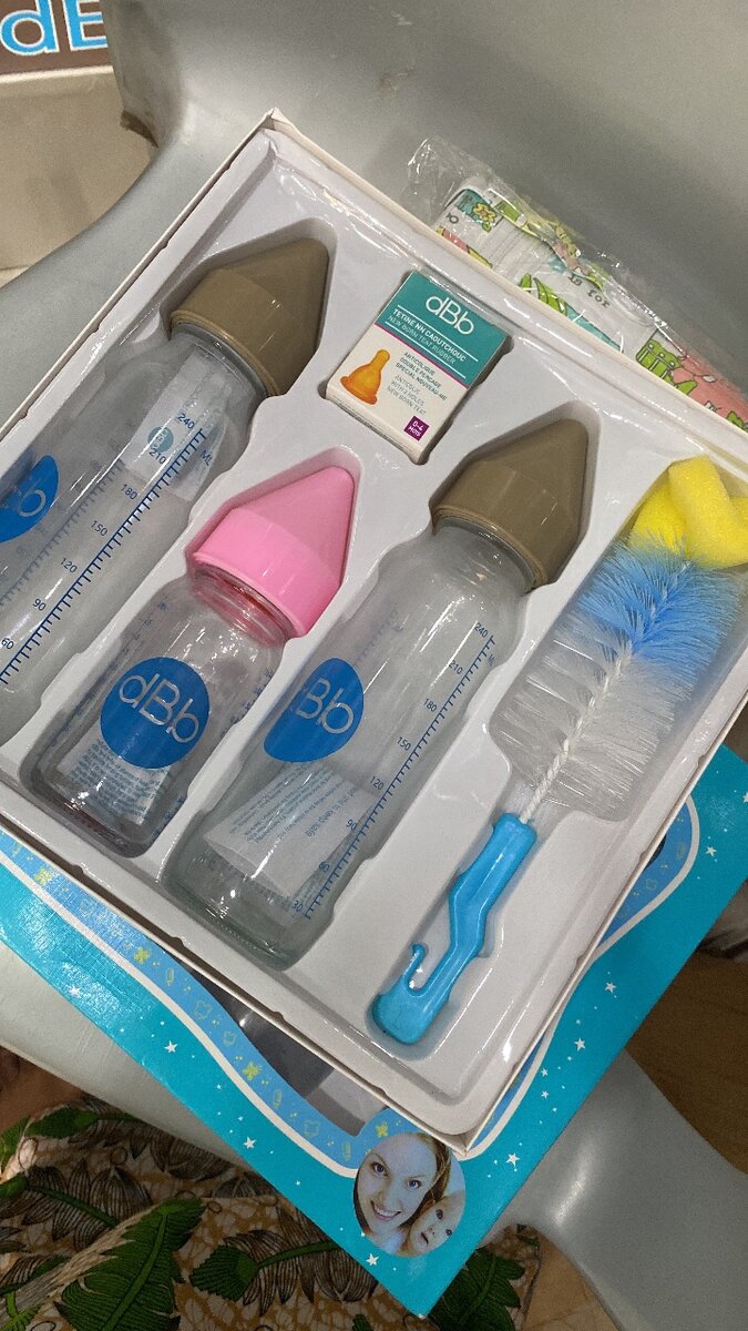 Biberon cassable et caoutchouc