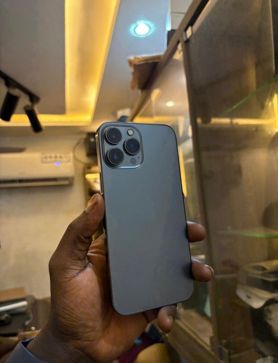 iPhone 14 pro max and 13 pro max