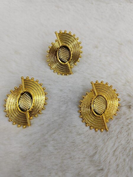 Boucles d'oreilles dorées chic