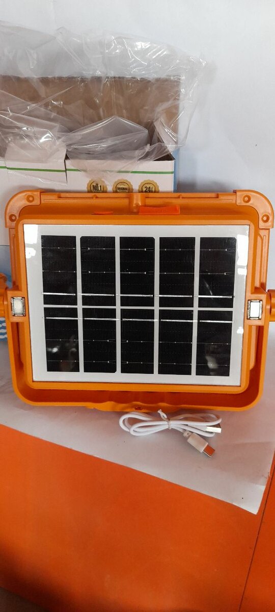Lampe LED Solaire Portable