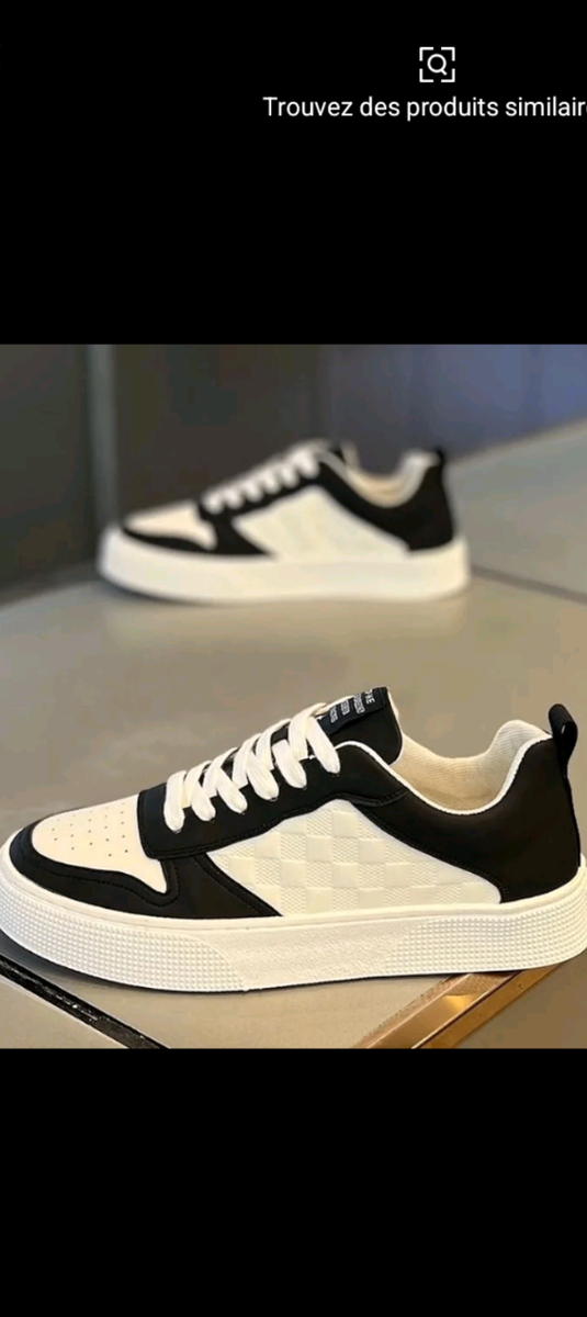 Baskets noires et blanches