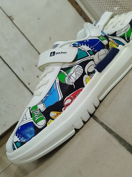 Baskets enfants colorées