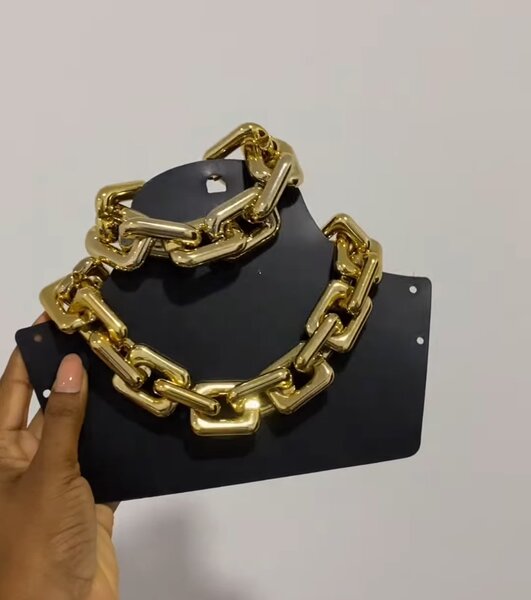 Chunky chain necklace and bracelet