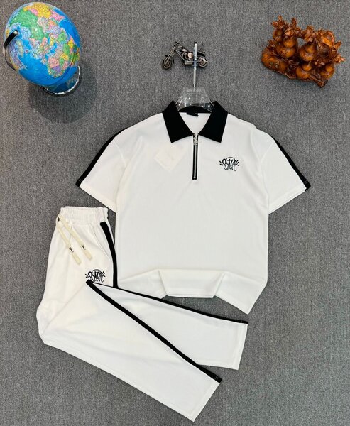 Tenue de sport polo et pantalon