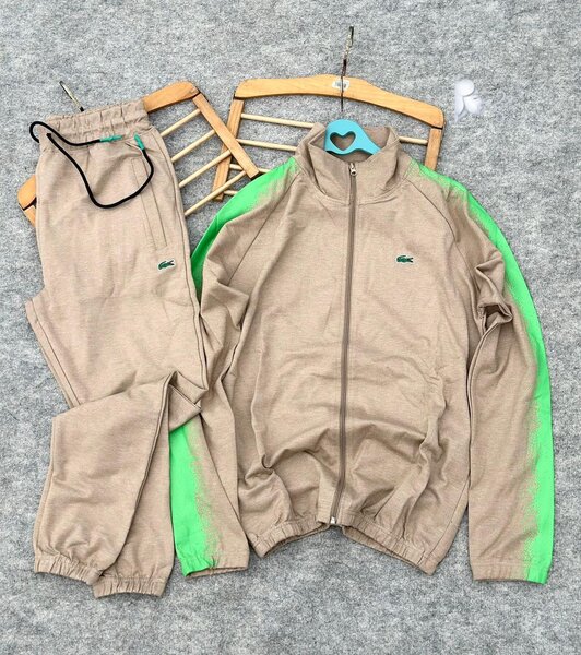 Ensemble de survêtement sportif