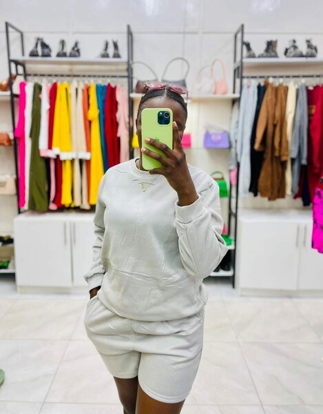 Two pieces twinsets going