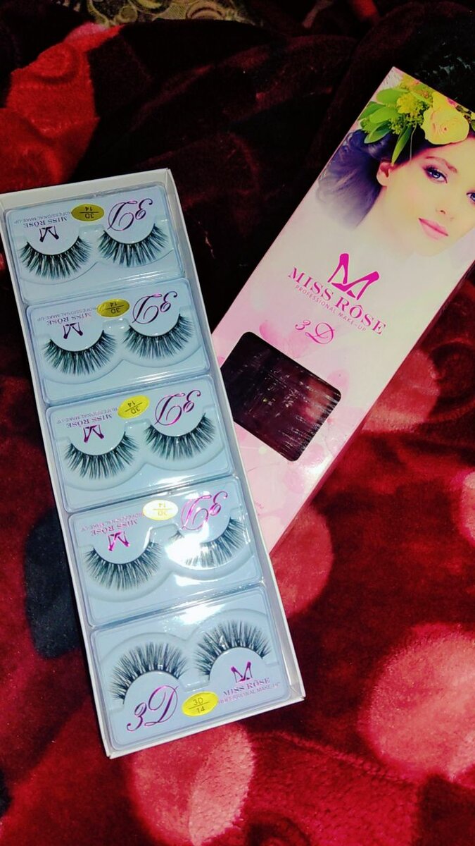 Eye lashes