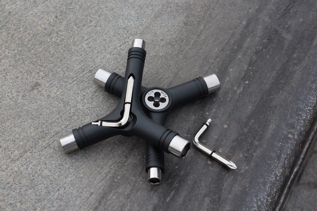 Мультитул для скейтборда